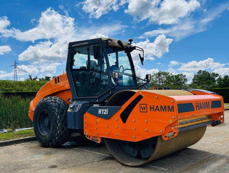 HAMM - V3 10T COMPACTEUR MONOCYLINDRE AVEC CYLINDRE LISSE - LYON